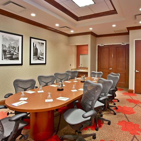 Hilton Garden Inn Chicago/Midway Airport Bedford Park Exterior photo