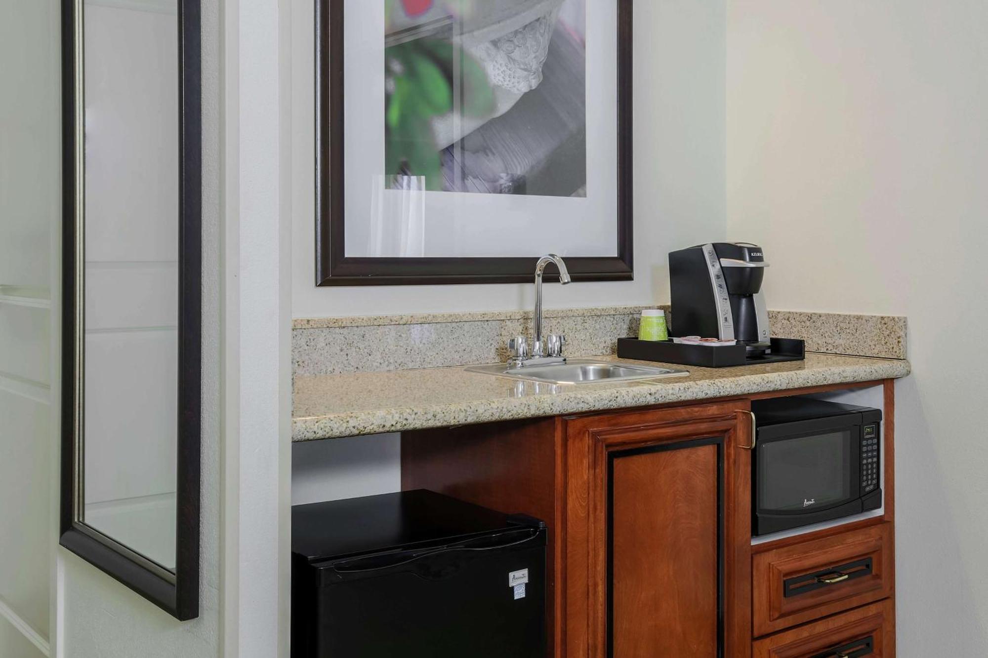 Hilton Garden Inn Chicago/Midway Airport Bedford Park Exterior photo