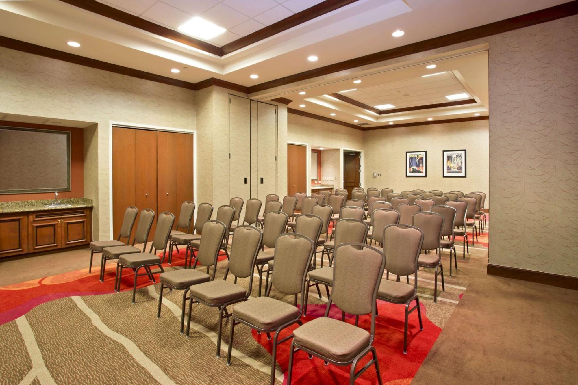 Hilton Garden Inn Chicago/Midway Airport Bedford Park Exterior photo
